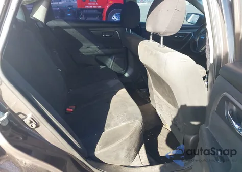 2015 Nissan Altima 2.5/2.5 S/2.5 Sl/2.5 Sv z USA, uszkodzony, nr VIN 1N4AL3AP7FN301486